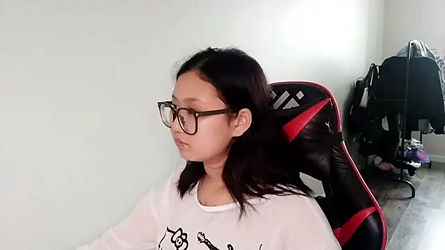 AdelineCanup's Live XXX Chat