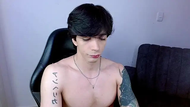 H3ll_B0I Show Webcam