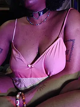 BdyNdSol Adlı Modelin Canlı XXX Sohbeti