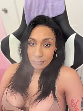 FerrariFrench Chat XXX live