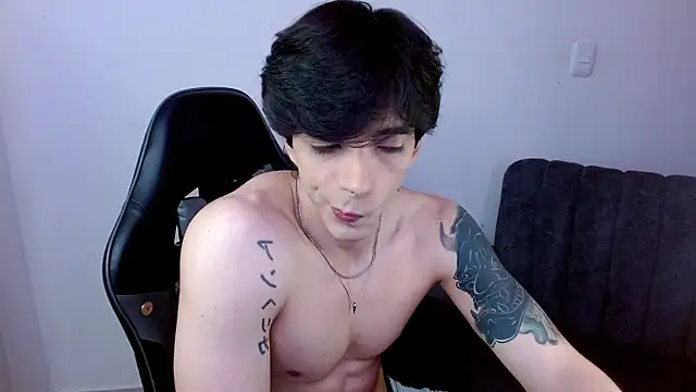 H3ll_B0I Show Webcam