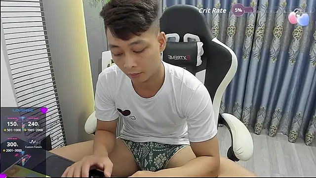 Naughty___asianのライブXXXチャット