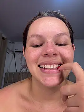 miacarrot Adlı Modelin Canlı XXX Sohbeti