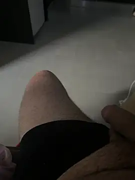 Charly_73 লাইভ XXX চ্যাট