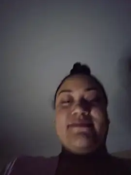 honeeyyy_pot élő XXX-chatje