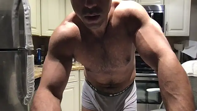 BigGuyMuscle: απευθείας συνομιλία ΧΧΧ