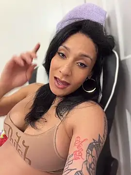 FerrariFrench Chat XXX live