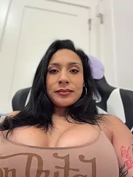 Chat XXX en directo de FerrariFrench