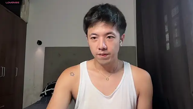 Онлайн чат XXX Addictiveboi