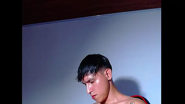 rowanbigのライブXXXチャット