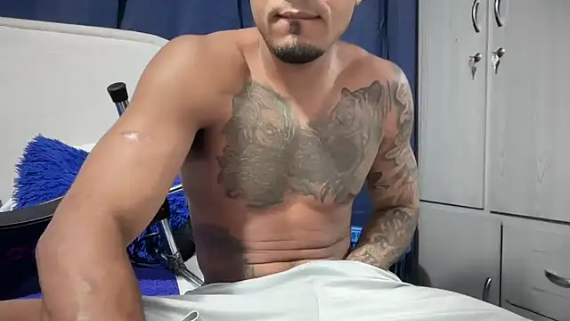 dominic_brandd23's Live XXX Chat