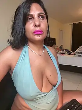 Latina-miss' Live XXX Chat
