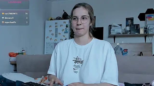 Hot__K élő XXX-chatje