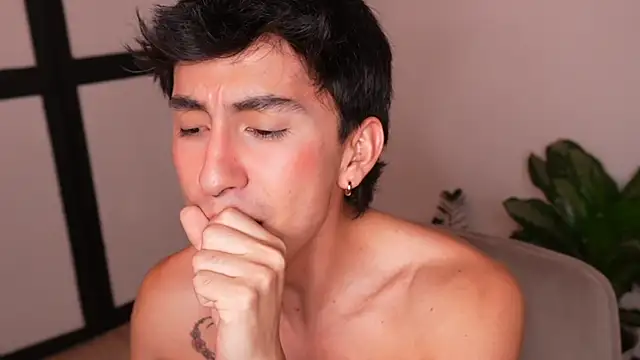 Chat +18 de sweettaaron01 ao vivo