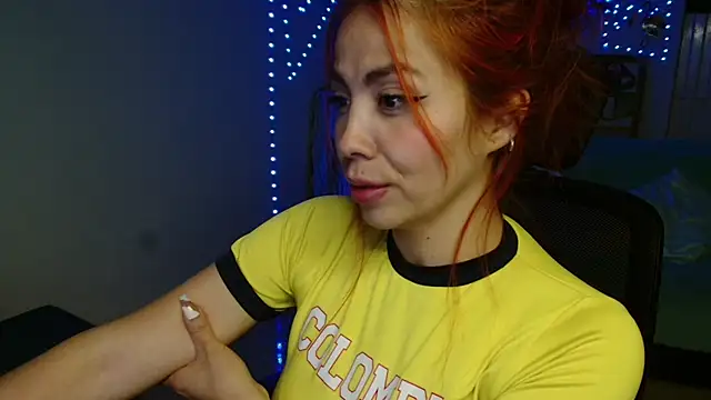 Aylinn_diaz élő XXX-chatje