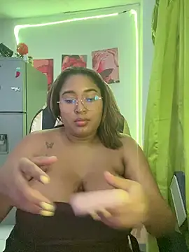 morena-2025's Live XXX Chat