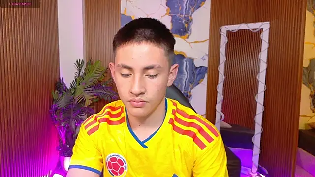 Andres_TayのライブXXXチャット