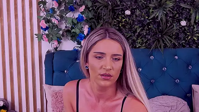 Chat XXX en directo de CherryMuse_