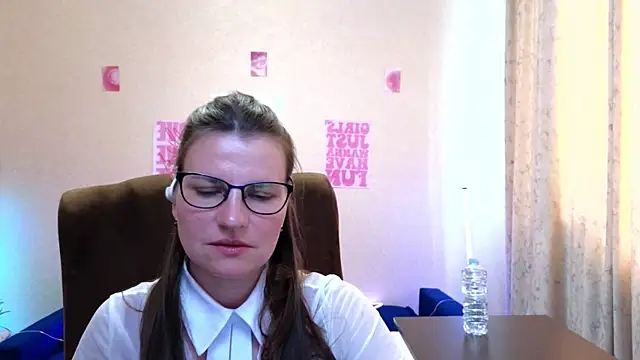 Chat XXX en directo de Mirabelle_Velvet