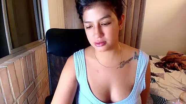 Chat +18 de sara2520 ao vivo