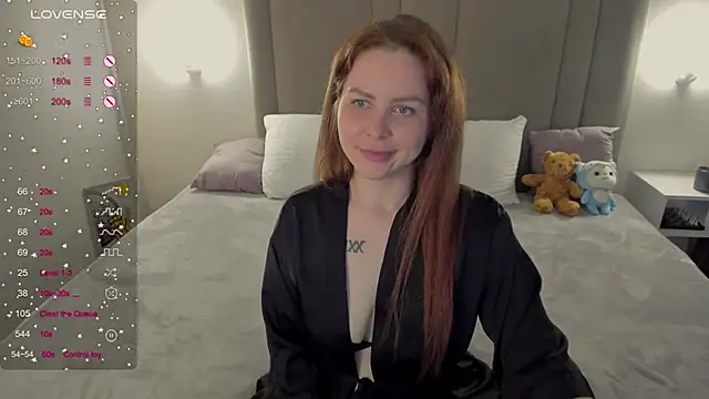MikaBloom live XXX chat