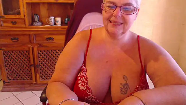 MISS_LINDAH live XXX chat