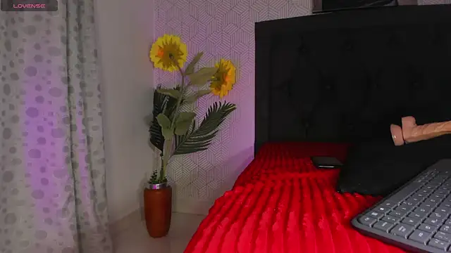 Selena_fox24 élő XXX-chatje