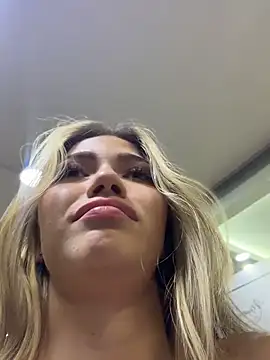 Chat XXX en directo de EmmaJhoons