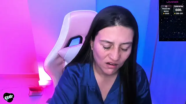 Saskyaa live XXX chat