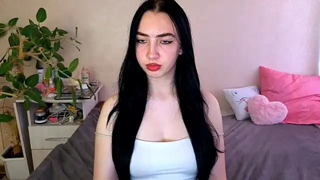 WildKittenX_ Adlı Modelin Canlı XXX Sohbeti
