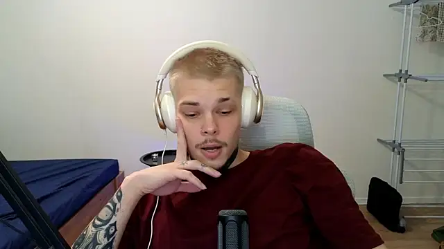 DENIS_HERE's Live XXX Chat