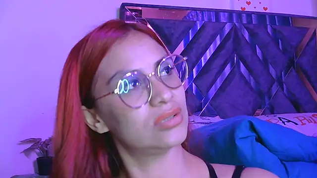 XXX chat uživo modela tinny_emiily