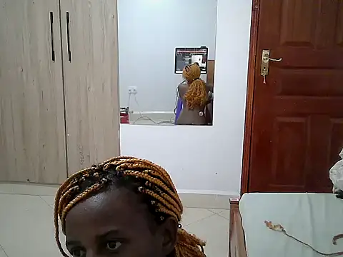 Chat +18 de queen_beev ao vivo