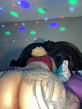 Chat XXX en directo de RenaThickAss