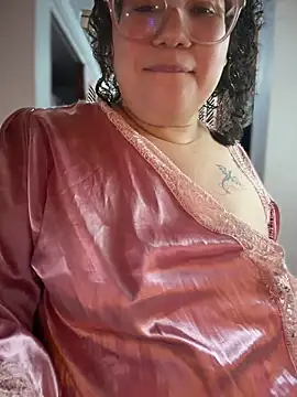 Chatroom XXX en direct de CurlyMilf_Vannexxxa