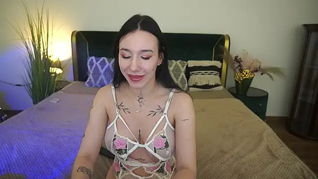 NikkiGoldSide XXX чат на живо