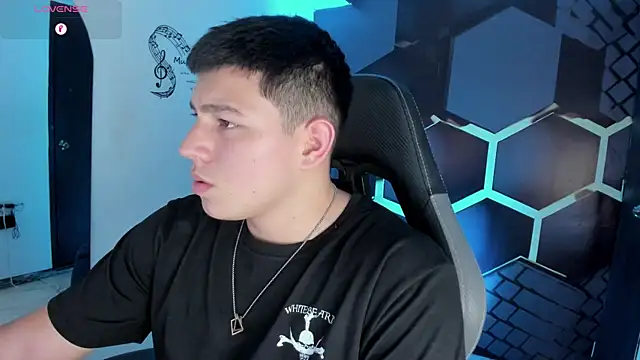 Chat +18 de JamesCr_ ao vivo