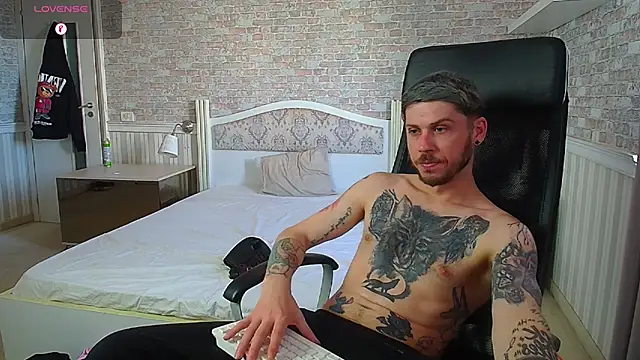 XXX chat uživo modela JonahShaw