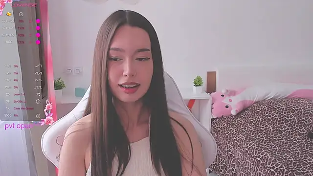kittenrisha Adlı Modelin Canlı XXX Sohbeti