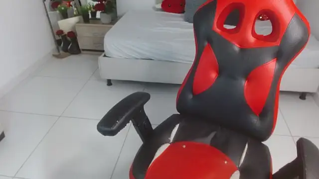 Axel_fox77 Adlı Modelin Canlı XXX Sohbeti