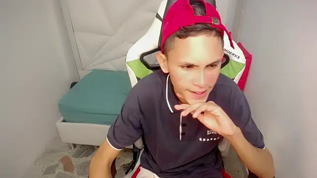 sombra_18's Live XXX Chat