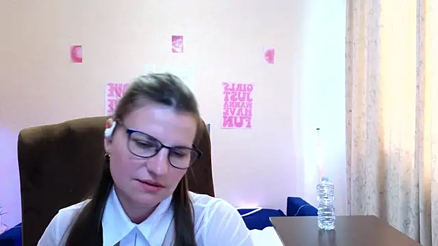 Chatroom XXX en direct de Mirabelle_Velvet