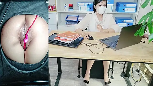 Julie-Rosee's Live XXX Chat
