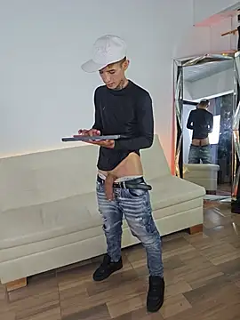 Darwinstark_ Chat XXX in diretta