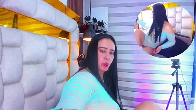 bigass_monic's Live XXX Chat