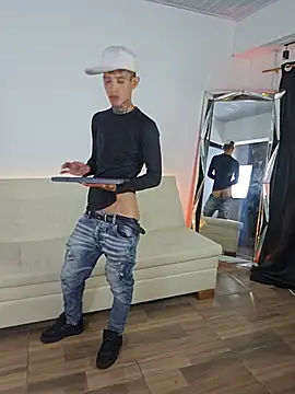XXX chat uživo modela Darwinstark_