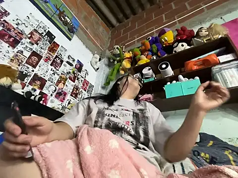 violeta_818 即時 XXX 聊天