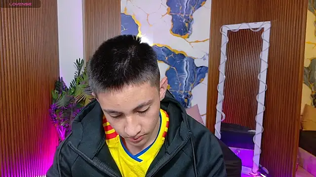Andres_Tay 即時 XXX 聊天