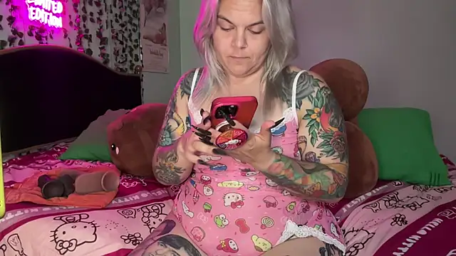 Chat XXX en directo de CherryBombBomb