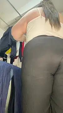 Chloee_Peach Adlı Modelin Canlı XXX Sohbeti